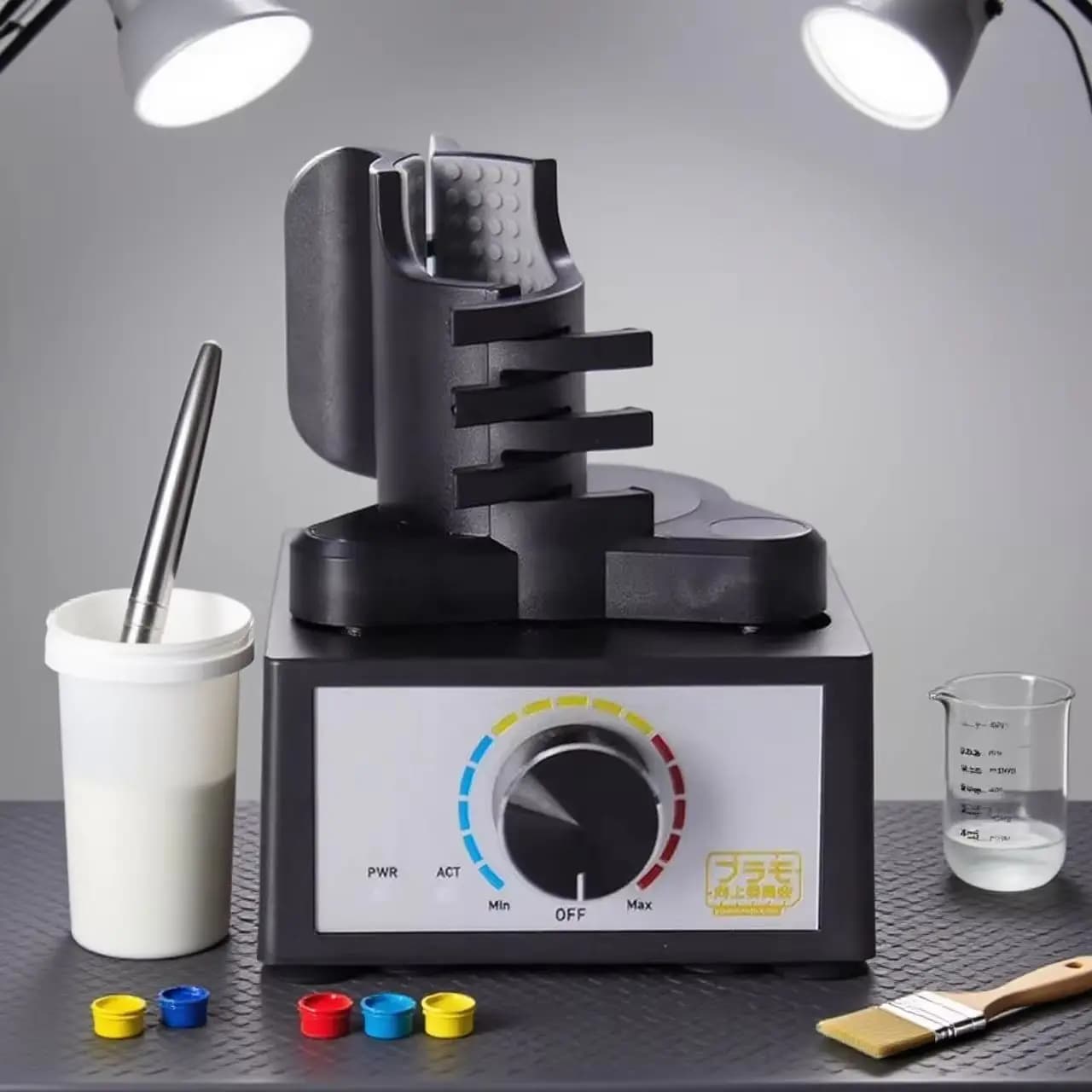Mini máquina de mistura de bancada com recipiente de mistura, copo de medição e frascos de tinta coloridos