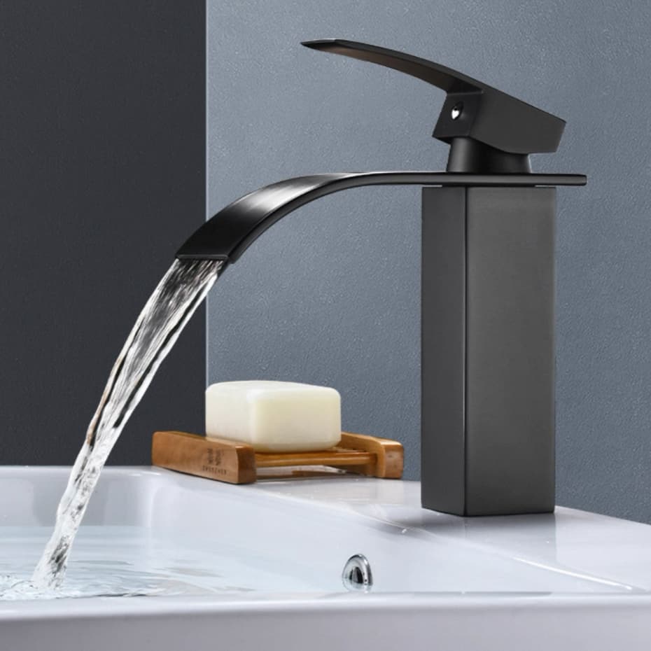 Torneira de banheiro aço inoxidável bica baixa preto