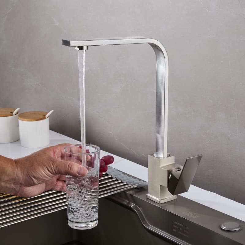 Torneira de Cozinha Premium Preta Fosca Design Minimalista Bica Alta Aço Inoxidável