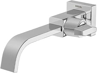 Torneira de lavatório de parede cromada Docol Next, design elegante e curvado, fundo branco.