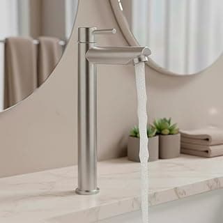 Torneira de mesa para banheiro em aço inox escovado com bica alta liberando água