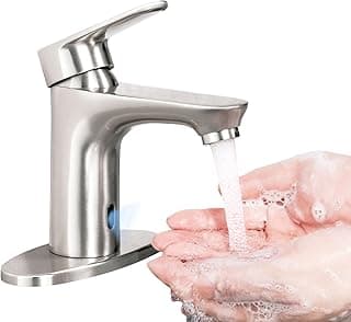 Torneira de banheiro touchless automática em níquel escovado, lavando as mãos